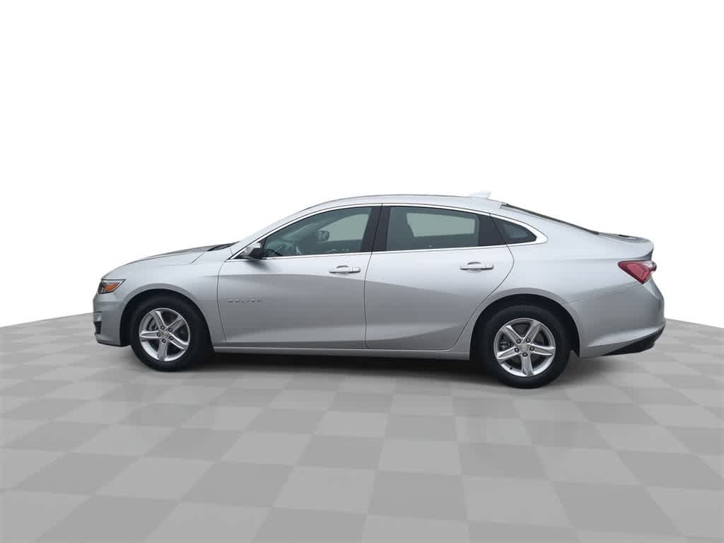 Thumbnail: 2022 Chevrolet Malibu - 5