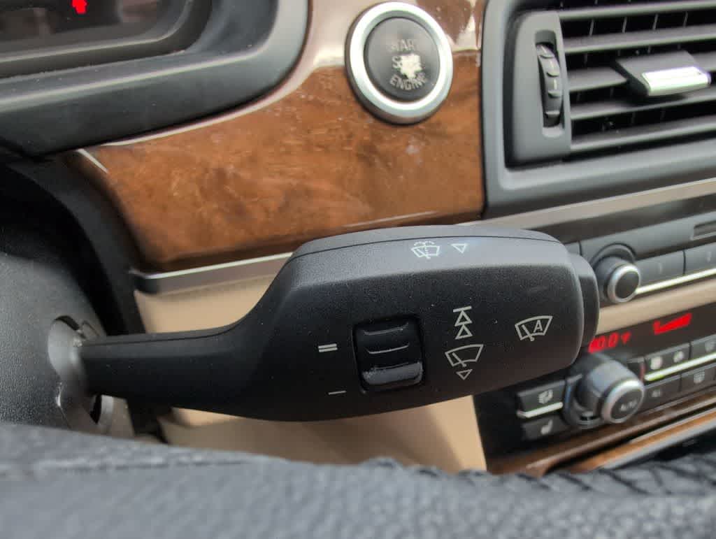 Thumbnail: 2011 BMW 5 Series - 27