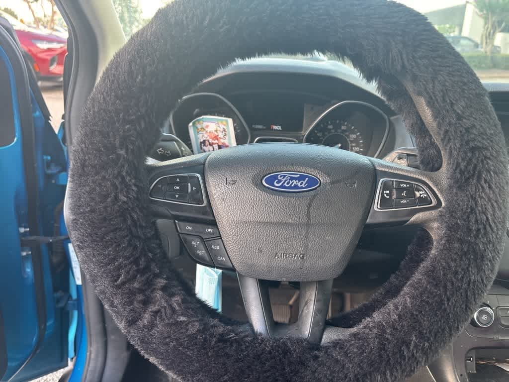 Thumbnail: 2016 Ford Focus - 3