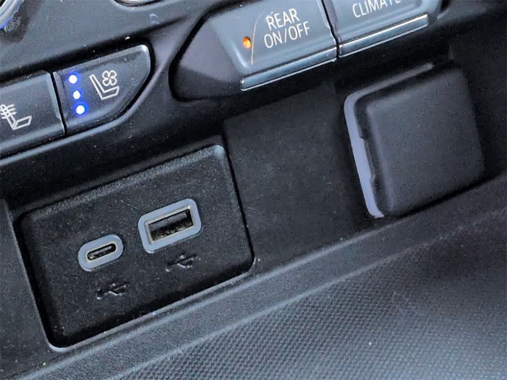 Thumbnail: 2024 GMC Yukon XL - 33