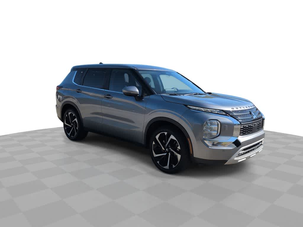 Thumbnail: 2022 Mitsubishi Outlander - 2