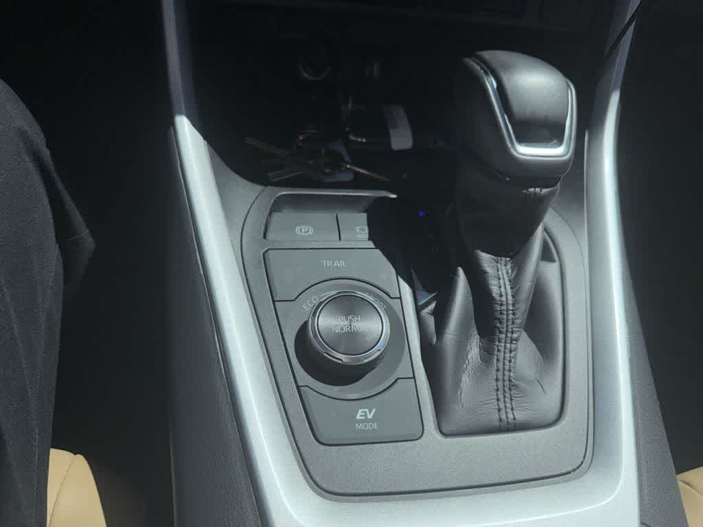 Thumbnail: 2024 Toyota RAV4 - 10