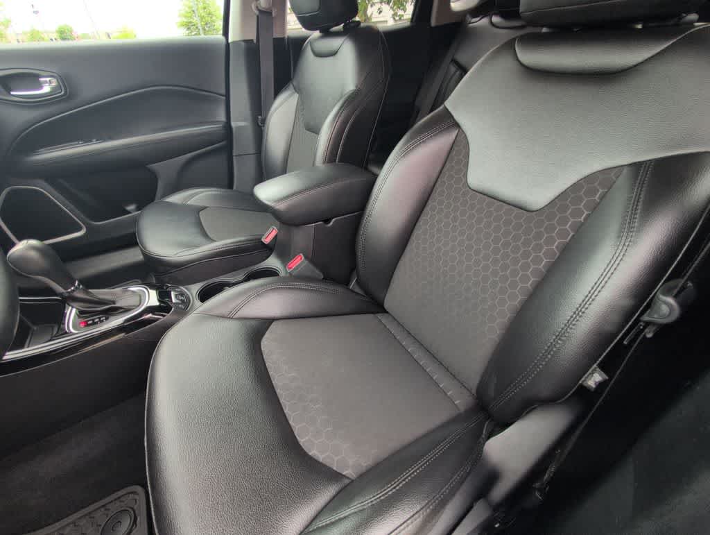 Thumbnail: 2020 Jeep Compass - 17
