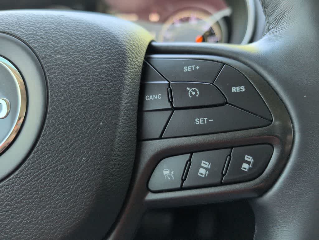 Thumbnail: 2019 Jeep Cherokee - 27