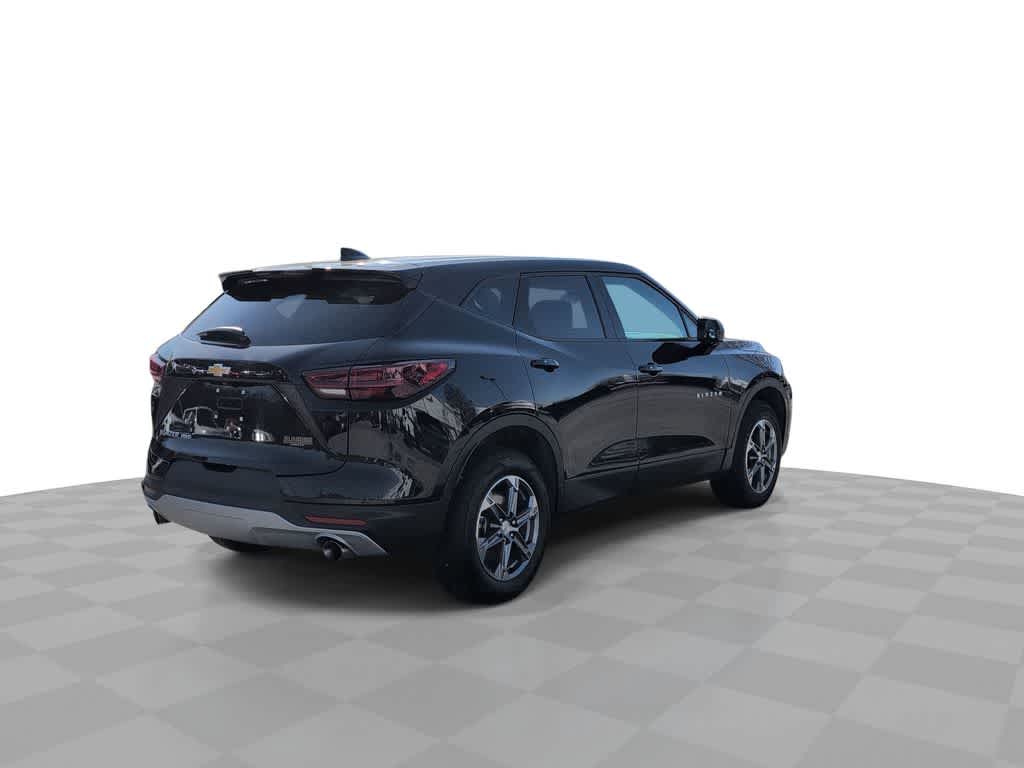 Thumbnail: 2023 Chevrolet Blazer - 8
