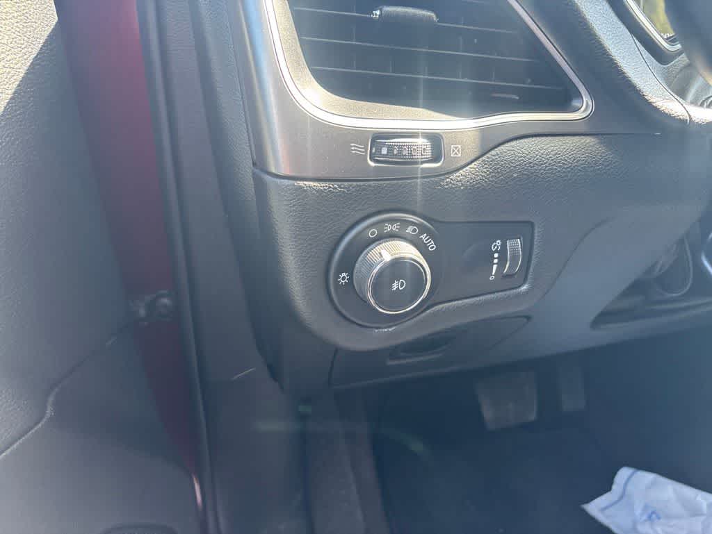 Thumbnail: 2019 Jeep Cherokee - 22
