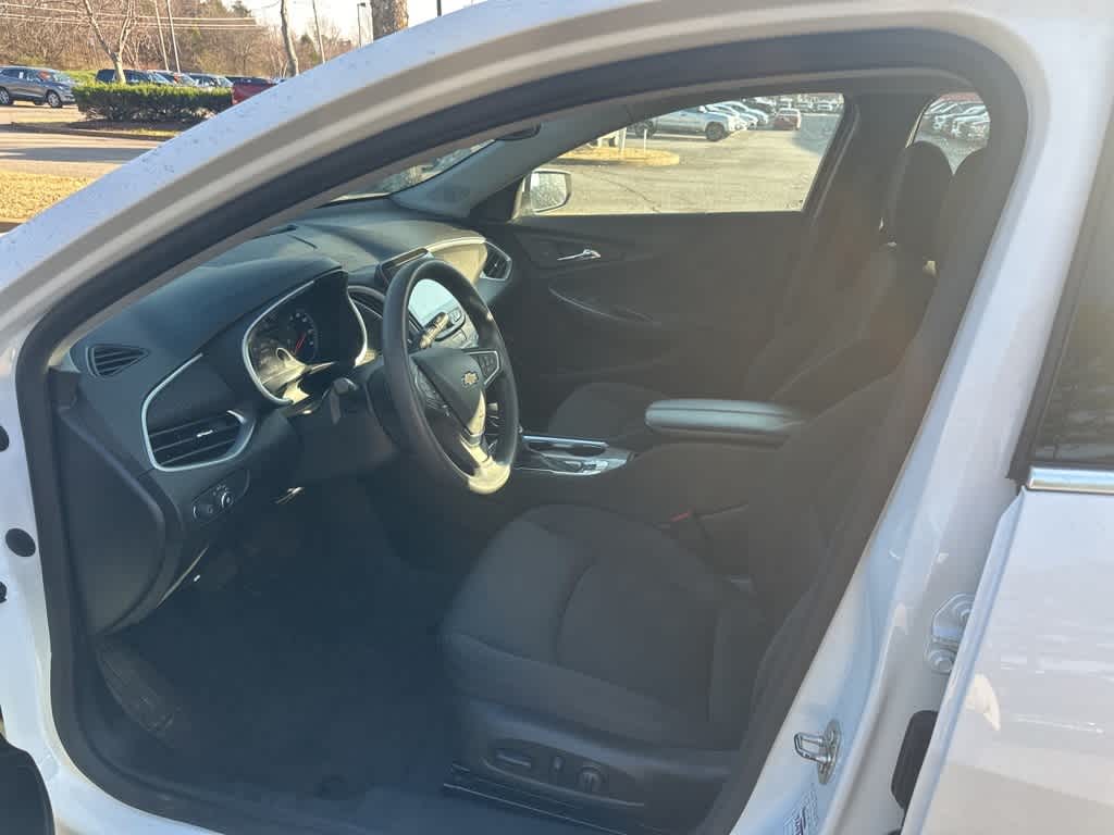 Thumbnail: 2024 Chevrolet Malibu - 15