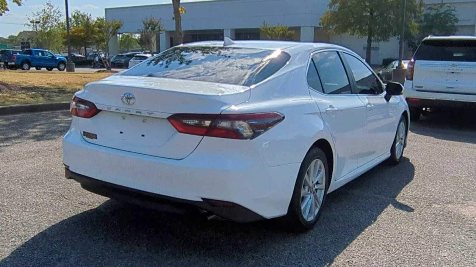 2022 Toyota Camry LE 8