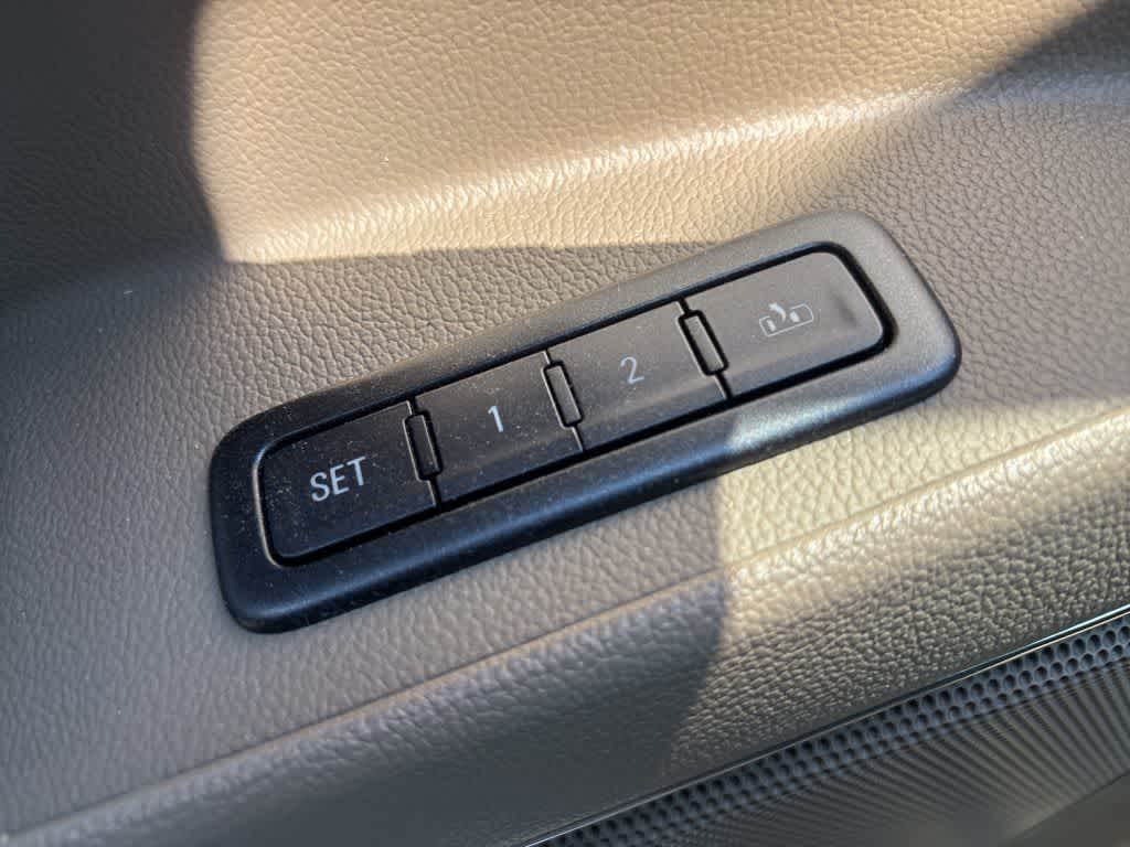 Thumbnail: 2016 GMC Yukon - 20