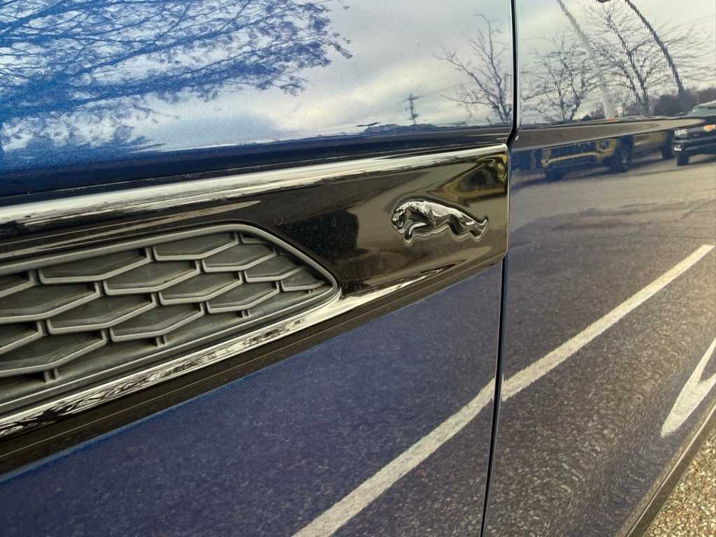 Thumbnail: 2021 Jaguar F-Pace - 2