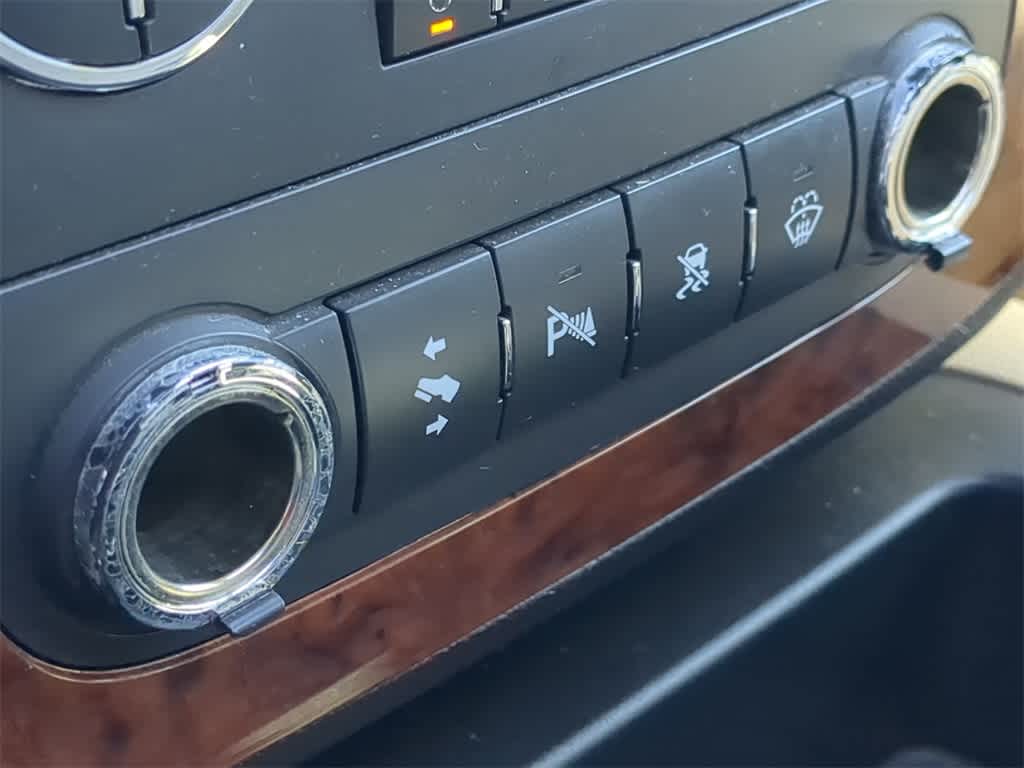 Thumbnail: 2007 Chevrolet Tahoe - 31