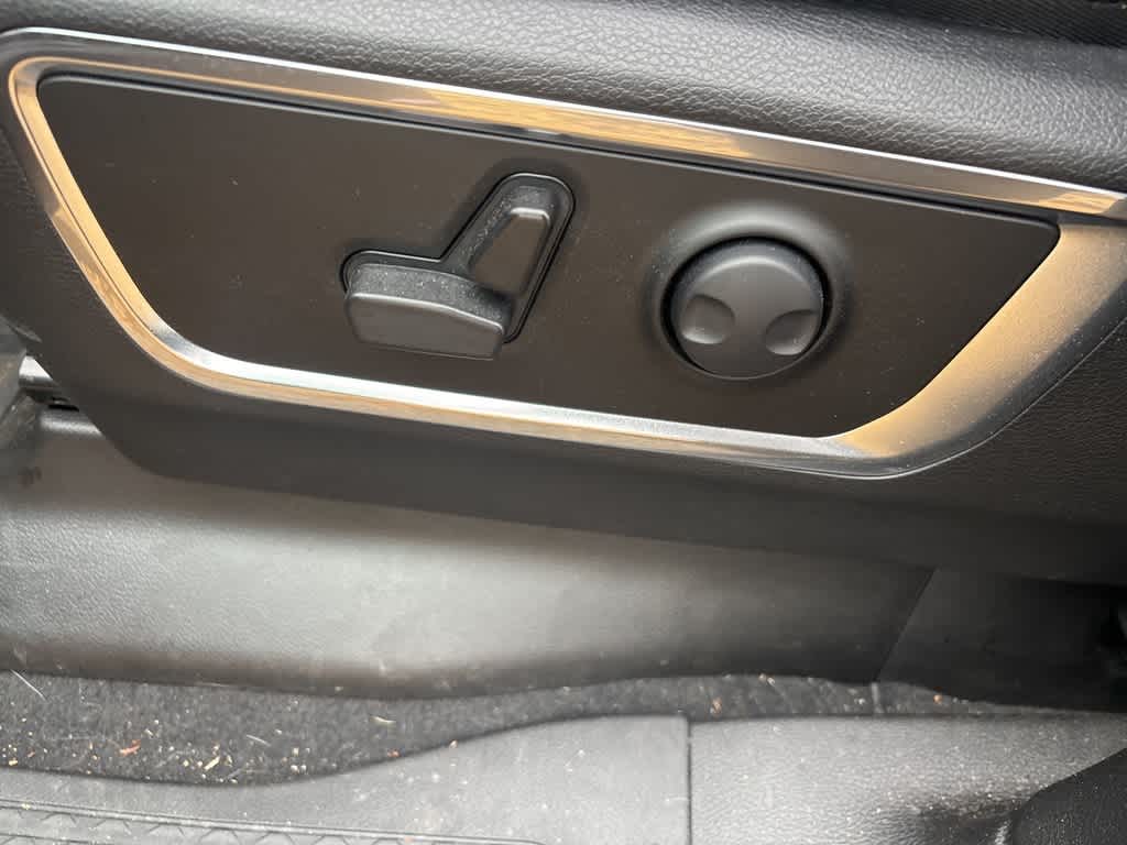 Thumbnail: 2025 RAM 1500 - 8