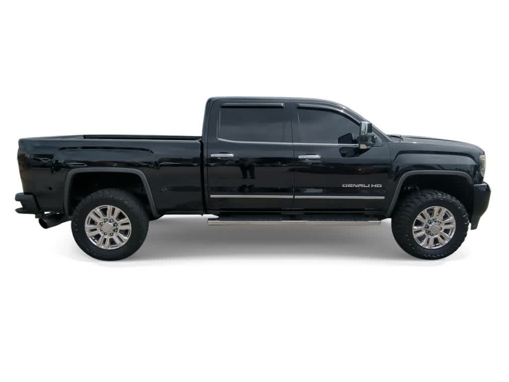 2016 GMC Sierra 2500 Denali 9