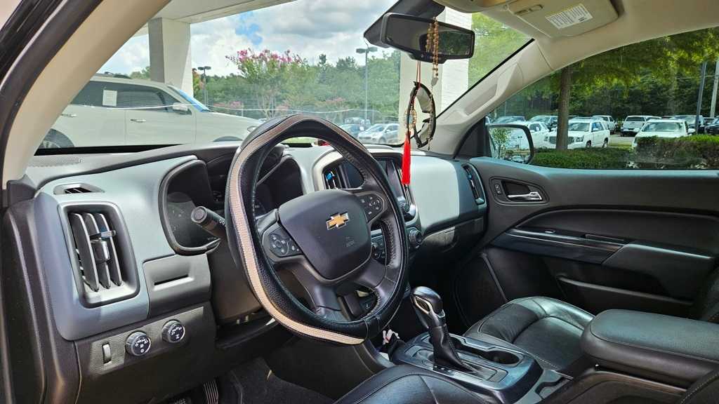 Thumbnail: 2022 Chevrolet Colorado - 3