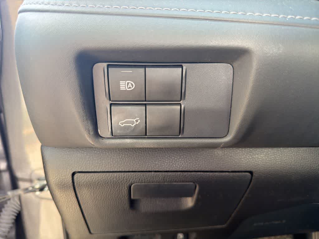 Thumbnail: 2021 Toyota Highlander - 7