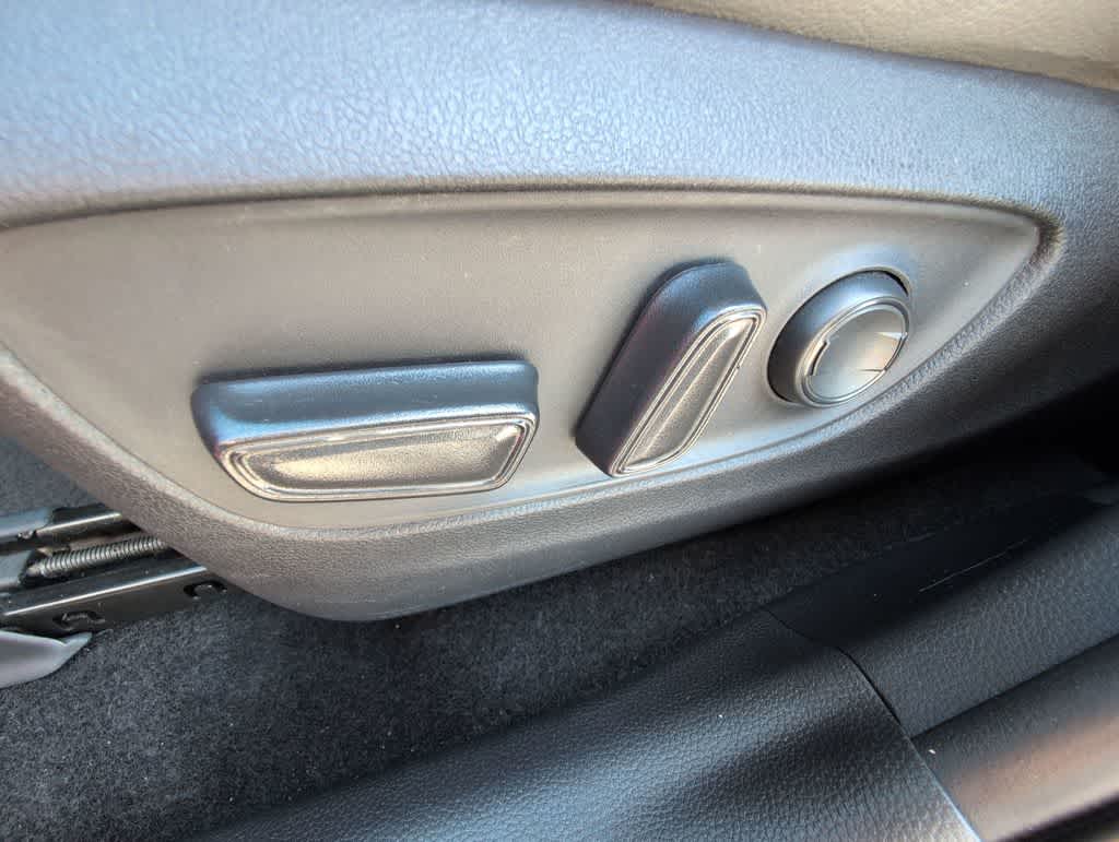 Thumbnail: 2021 Toyota RAV4 - 18