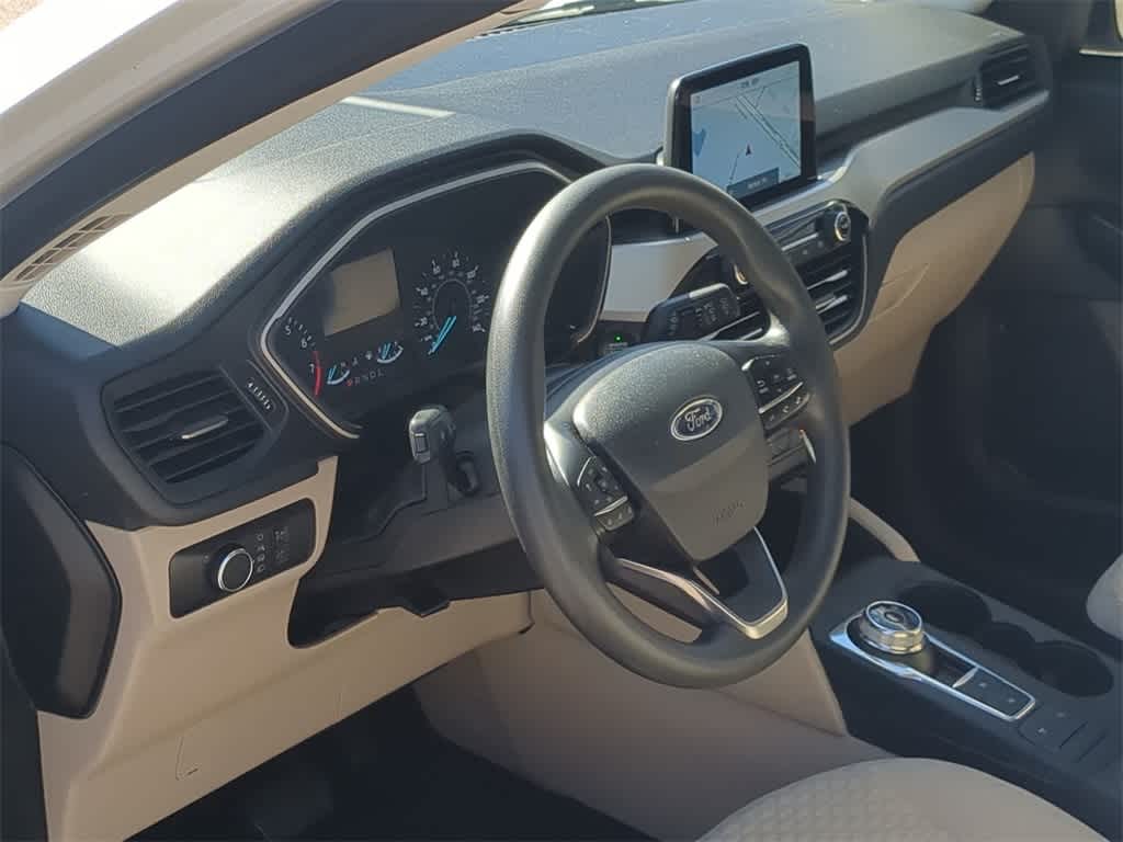 Thumbnail: 2022 Ford Escape - 10