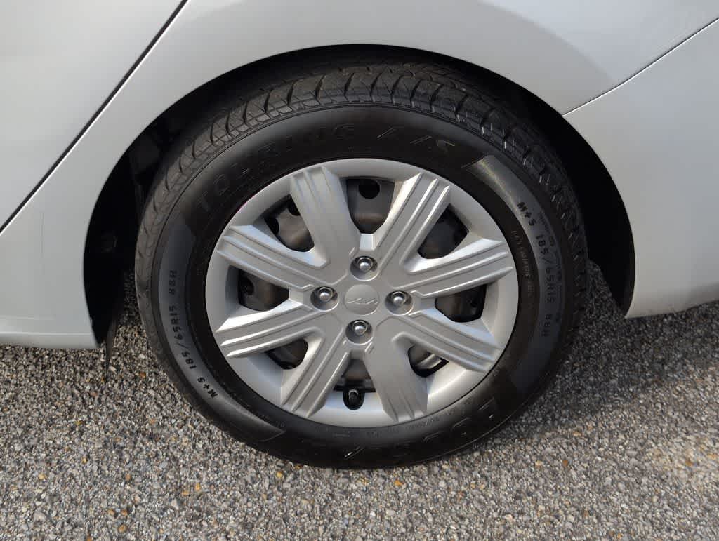 Thumbnail: 2023 Kia Rio - 13