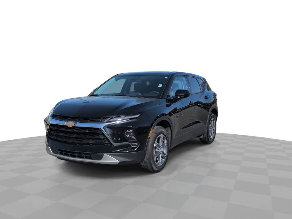 Thumbnail: 2023 Chevrolet Blazer - 4