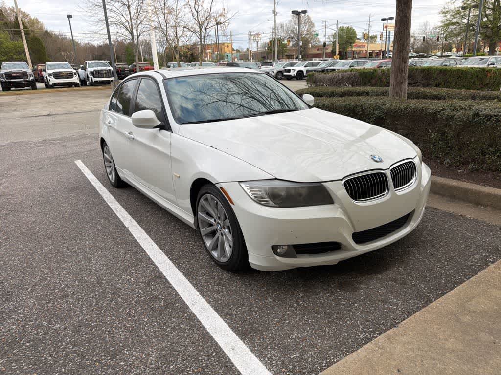 Thumbnail: 2011 BMW 3 Series - 3
