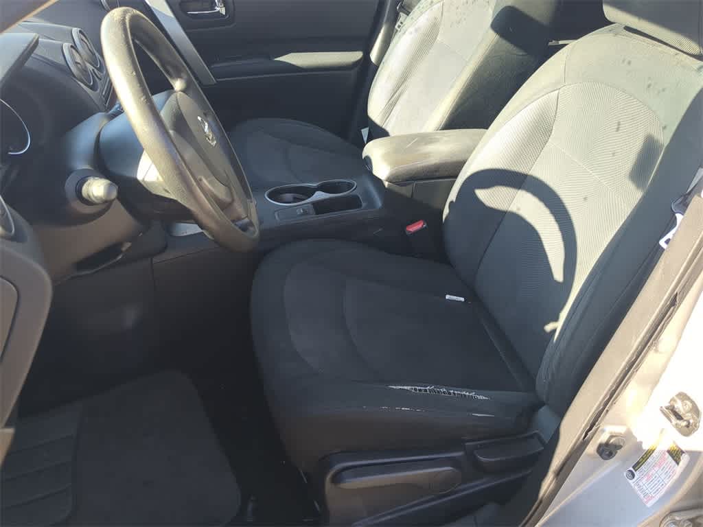 Thumbnail: 2013 Nissan Rogue - 17