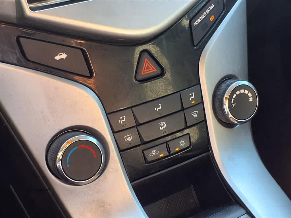 Thumbnail: 2015 Chevrolet Cruze - 20