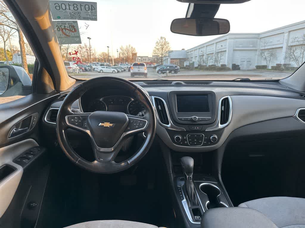 Thumbnail: 2022 Chevrolet Equinox - 10