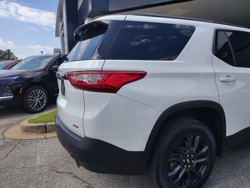 Thumbnail: 2021 Chevrolet Traverse - 4