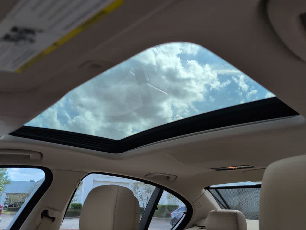 Thumbnail: 2011 BMW 5 Series - 20