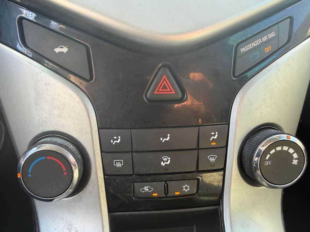 Thumbnail: 2015 Chevrolet Cruze - 32