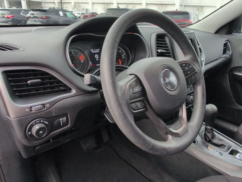 Thumbnail: 2019 Jeep Cherokee - 10