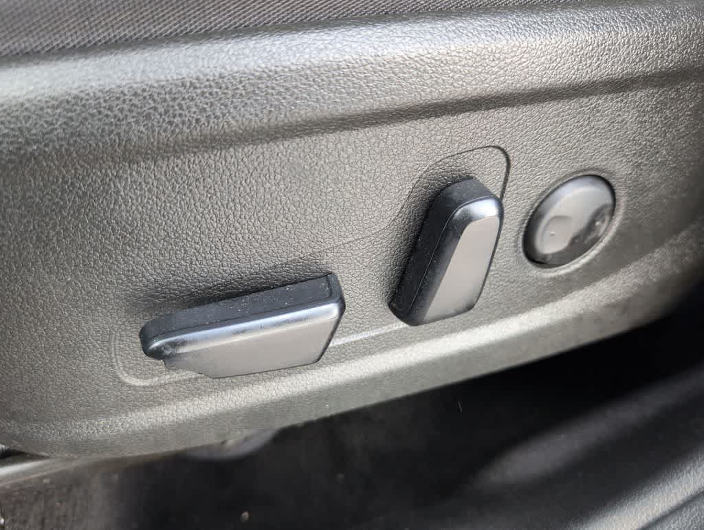 Thumbnail: 2022 Hyundai Santa Fe - 17