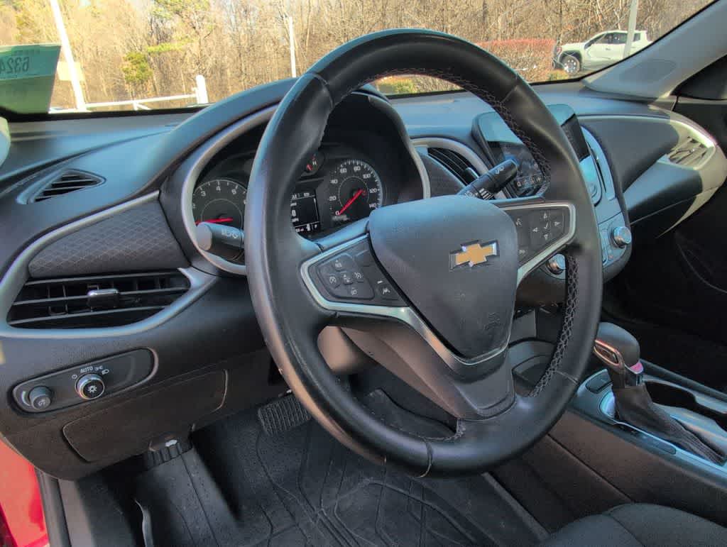 Thumbnail: 2023 Chevrolet Malibu - 10