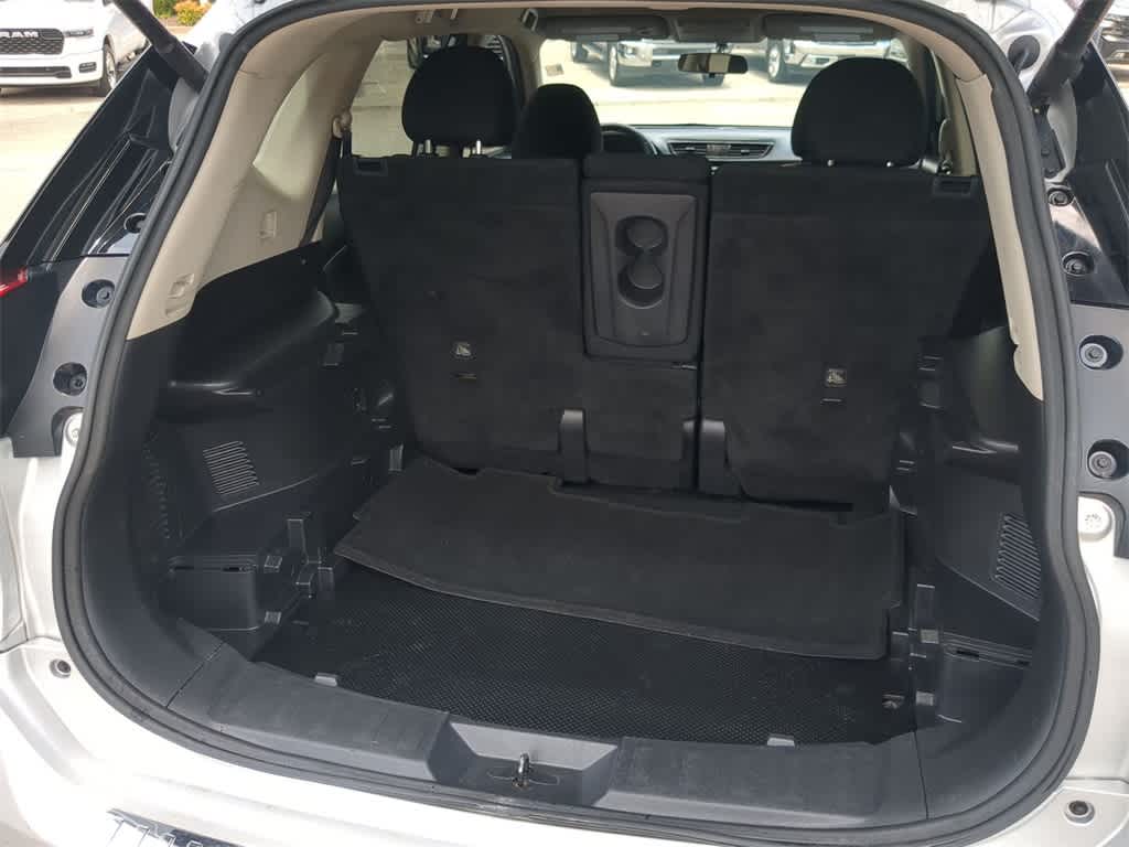 2018 Nissan Rogue SV 34