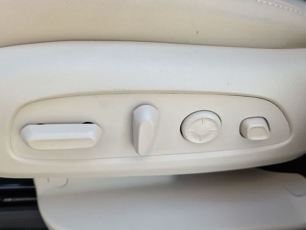 Thumbnail: 2022 Buick Enclave - 17