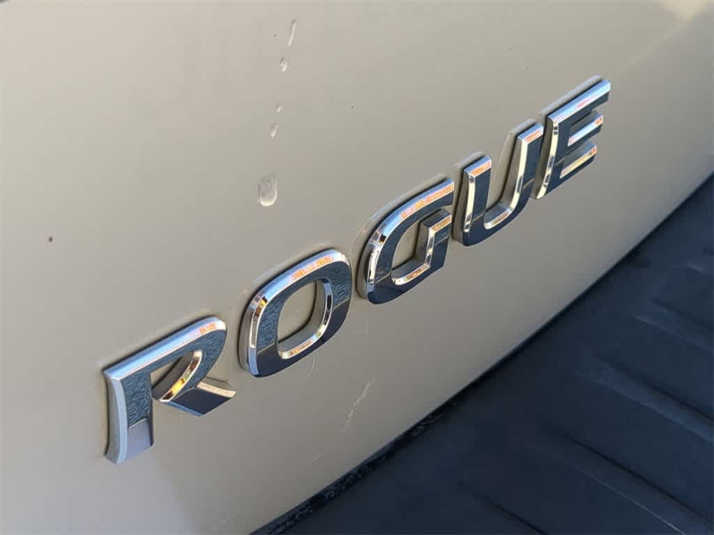 Thumbnail: 2013 Nissan Rogue - 13