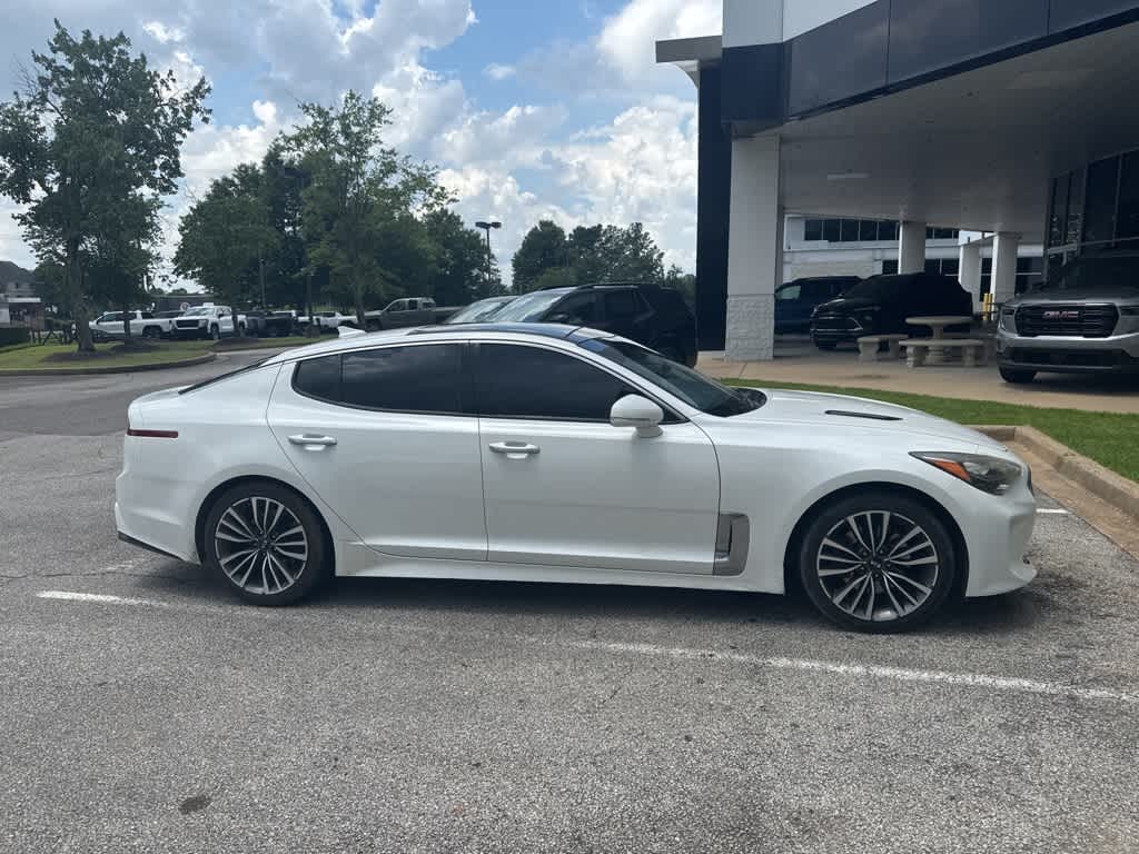 Thumbnail: 2018 Kia Stinger - 4