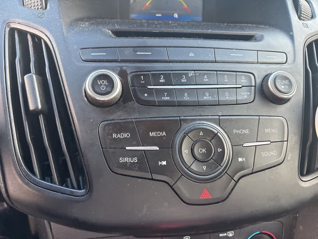 Thumbnail: 2016 Ford Focus - 6