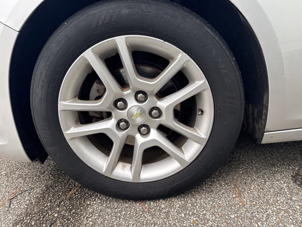 Thumbnail: 2015 Chevrolet Malibu - 9