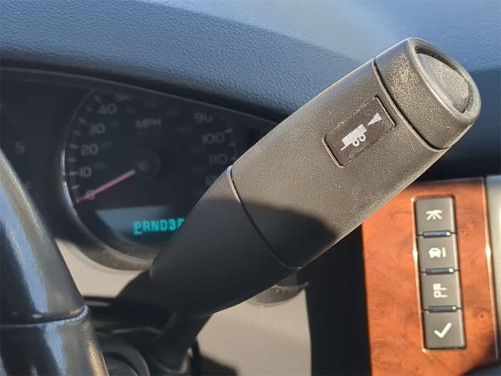 Thumbnail: 2007 Chevrolet Tahoe - 32