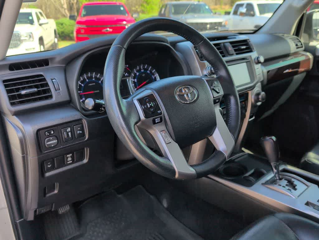 Thumbnail: 2015 Toyota 4Runner - 10
