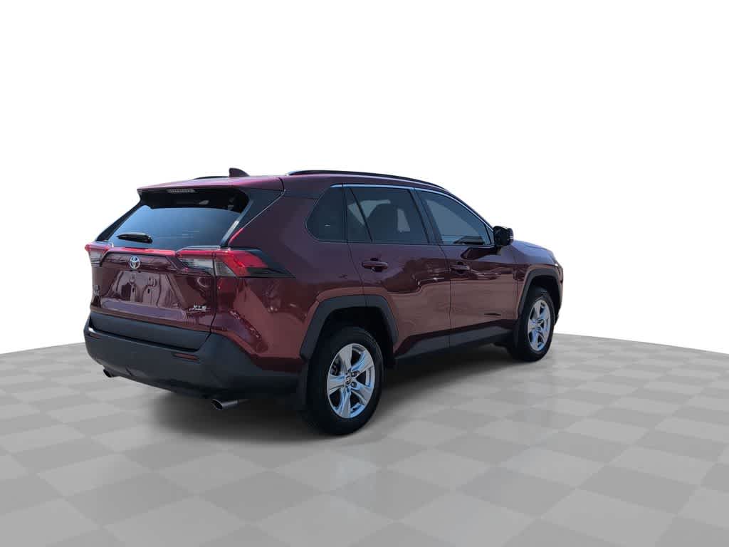 Thumbnail: 2021 Toyota RAV4 - 8