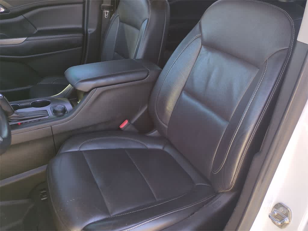 Thumbnail: 2019 GMC Acadia - 17