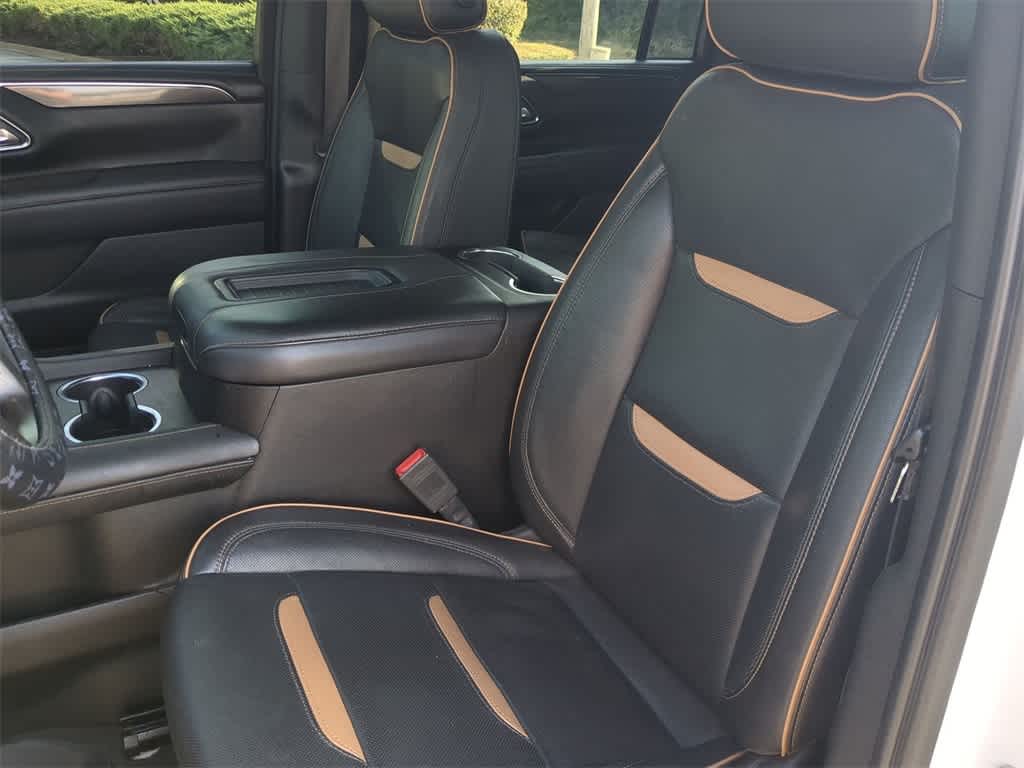 Thumbnail: 2023 GMC Yukon XL - 16