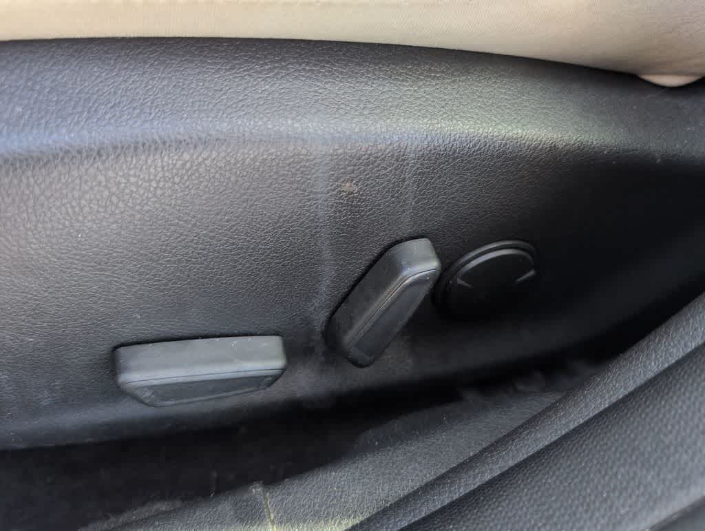 Thumbnail: 2018 Ford Focus - 18