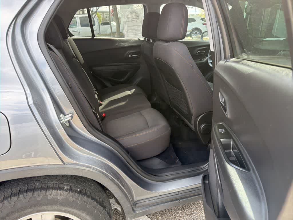 Thumbnail: 2020 Chevrolet Trax - 17