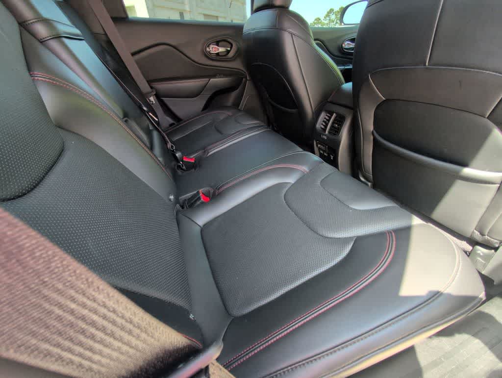 Thumbnail: 2019 Jeep Cherokee - 22