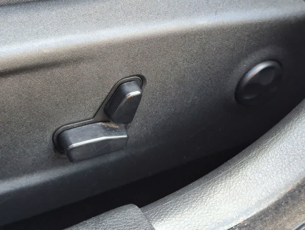 Thumbnail: 2019 Chrysler 300 - 18