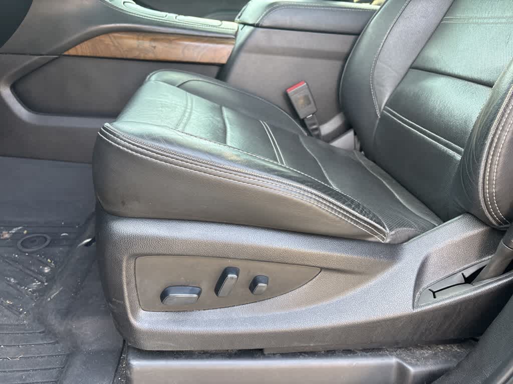 Thumbnail: 2019 GMC Yukon XL - 16