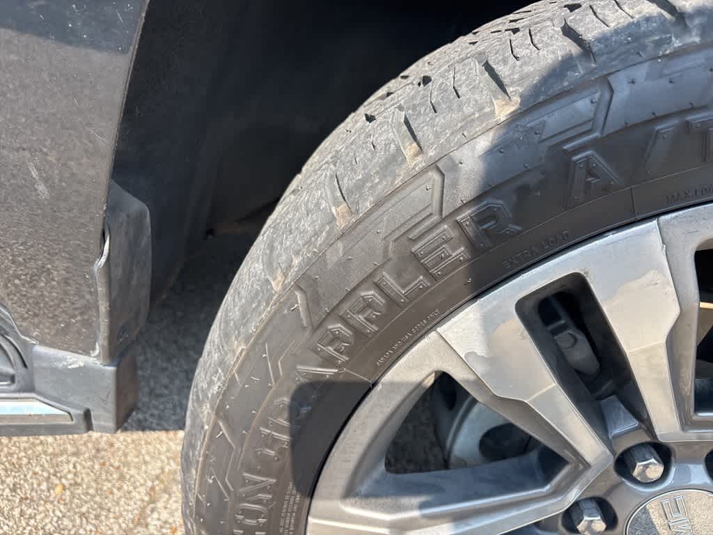 Thumbnail: 2019 GMC Yukon XL - 23